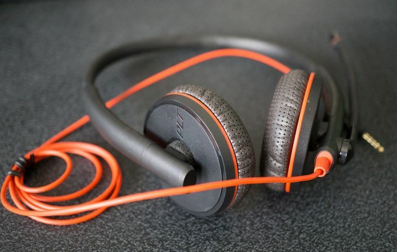 Corded headsets for phones